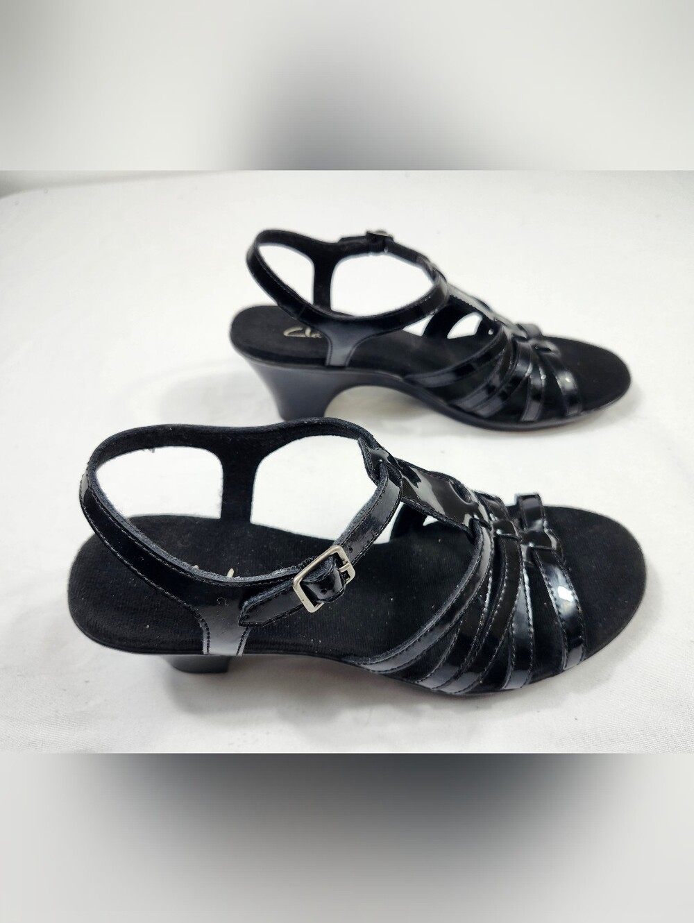 Clarks Womens 7.5 M Black Patent Strappy Heels Buckle Up Sandals Shoes - Picture 2 of 8